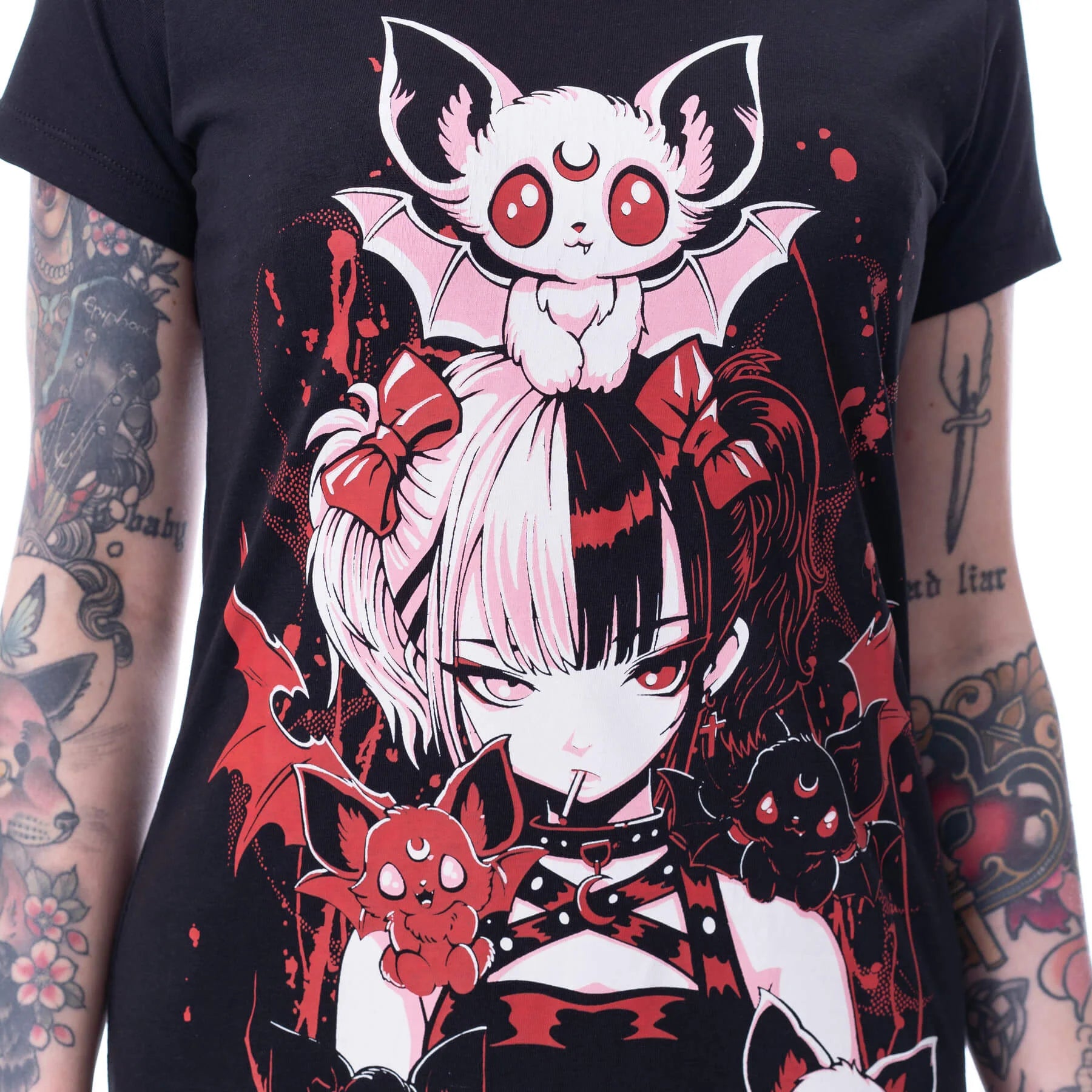 Schwarz-rotes Oberteil BATLING T SHIRT mit niedlichem Fledermausprint von Cupcake Cult