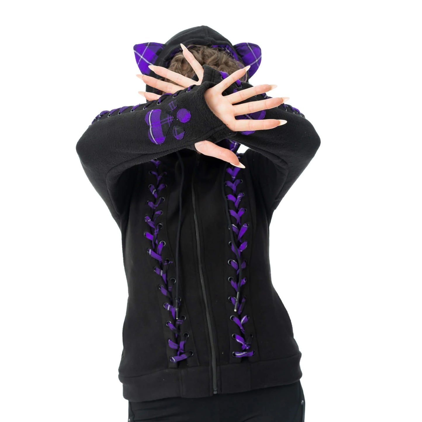 Schwarze Sweatshirtjacke BBK CALICO HOOD mit lilafarbenen Details und Katzenohren auf Kapuze von Bye Bye Kitty