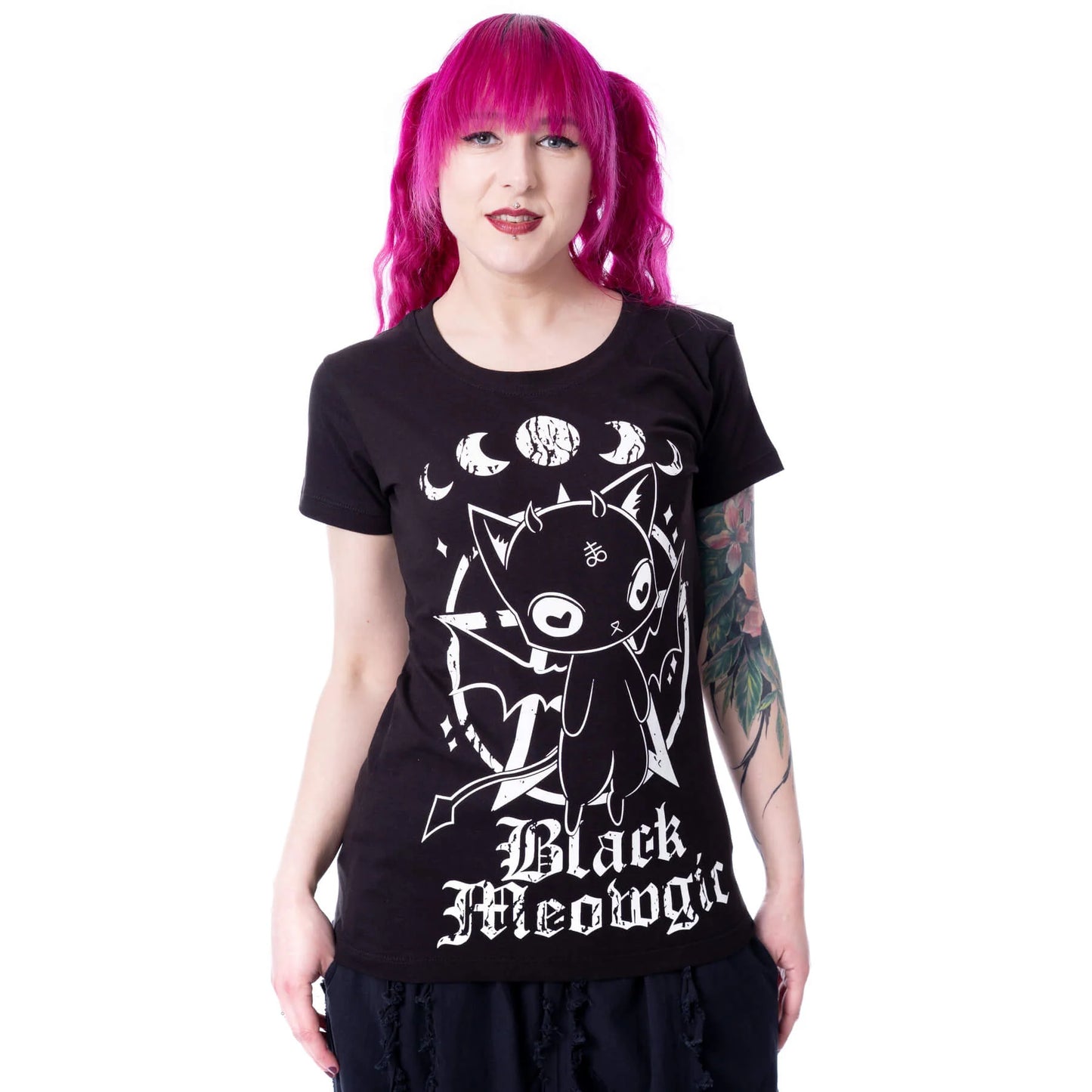Schwarz-weißes Oberteil BLACK MEOWGIC T SHIRT mit niedlichem Katzenprint von Cupcake Cult