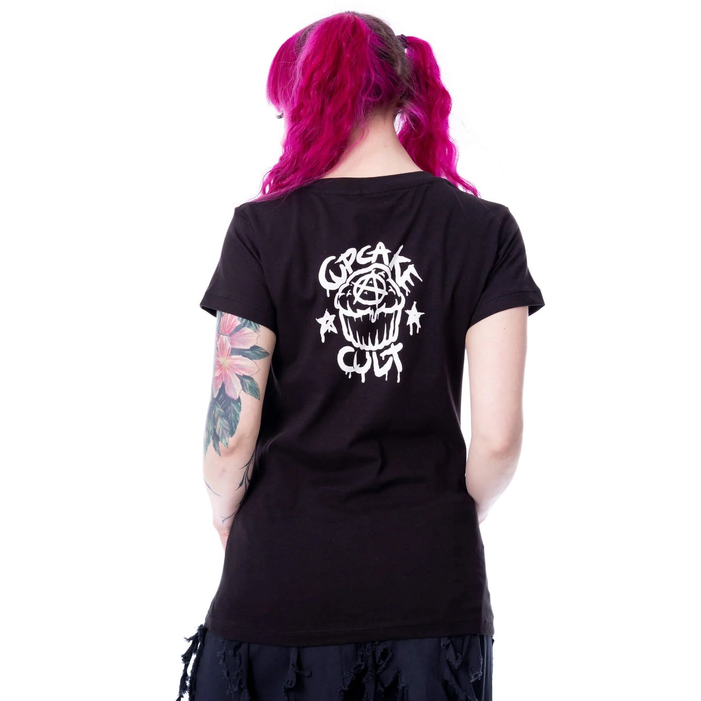Schwarz-weißes Oberteil BLACK MEOWGIC T SHIRT mit niedlichem Katzenprint von Cupcake Cult