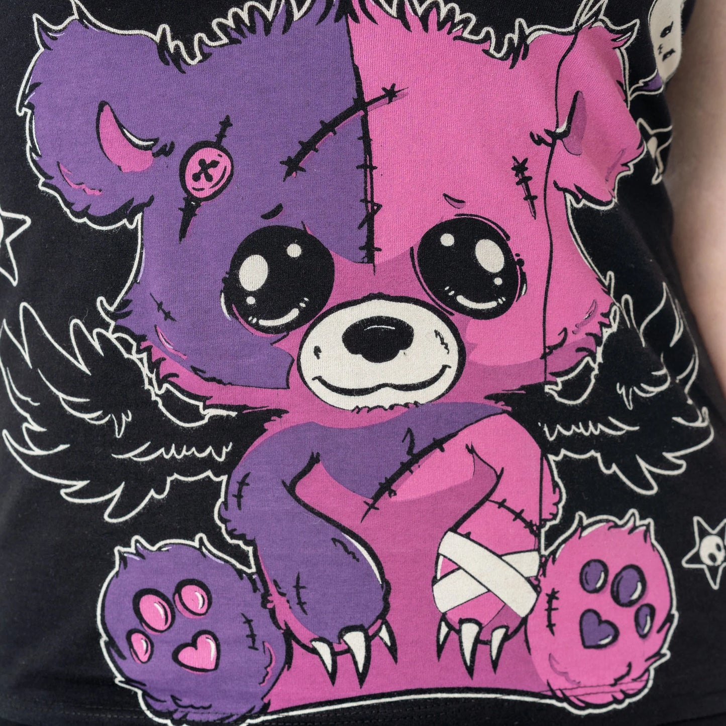 Schwarzes Oberteil BROKEN PAWS CLUB T SHIRT mit niedlichem Bärenprint von Cupcake Cult