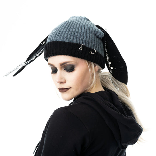 Schwarze Strickmütze BUNNY HAT GREY mit Hasenohren und Zierketten von Cupcake Cult