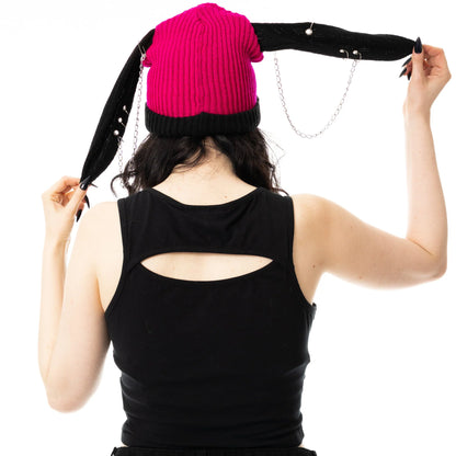 Schwarze Strickmütze BUNNY HAT PINK mit Hasenohren und Zierketten von Cupcake Cult