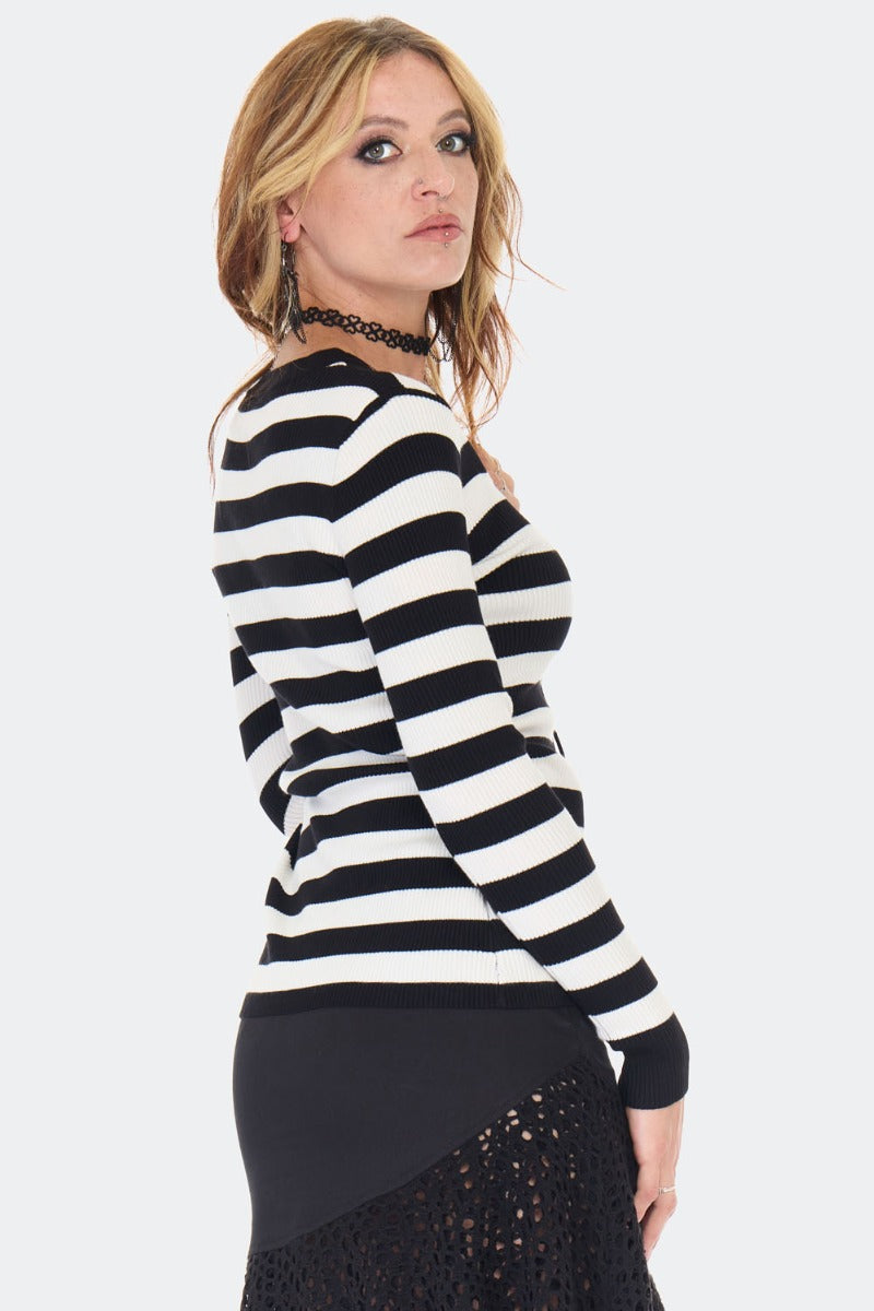 Schwarz/Weiße Strickjacke Striped White Lace Up Cardigan mit Schnürung an der Vorderseite von Jawbreaker