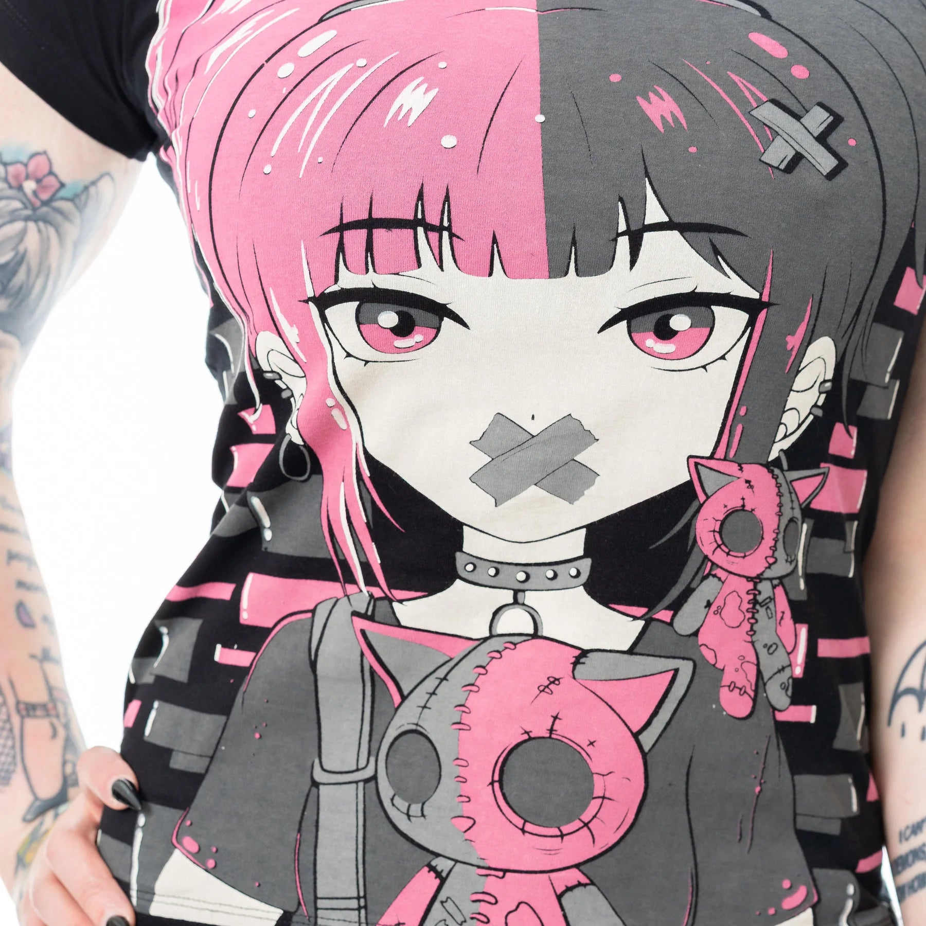 Schwarzes Oberteil CUTE GOTH T-SHIRT mit niedlichem Gothmädchenprint von Cupcake Cult