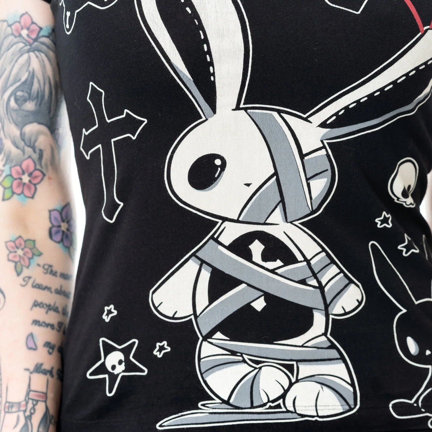 Schwarzes Oberteil DEATH BUNNIES T-SHIRT mit niedlichem Hasenprint von Cupcake Cult