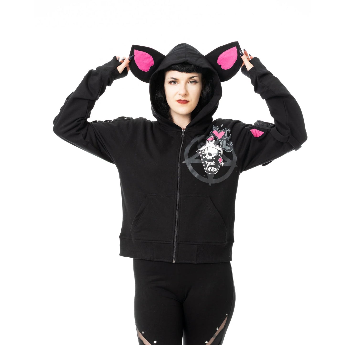 Schwarze Sweatshirtjacke DEATH POTION HOOD mit Fledermauskopftasche am Ärmel und Fledermausohren an der Kapuze von Cupcake Cult