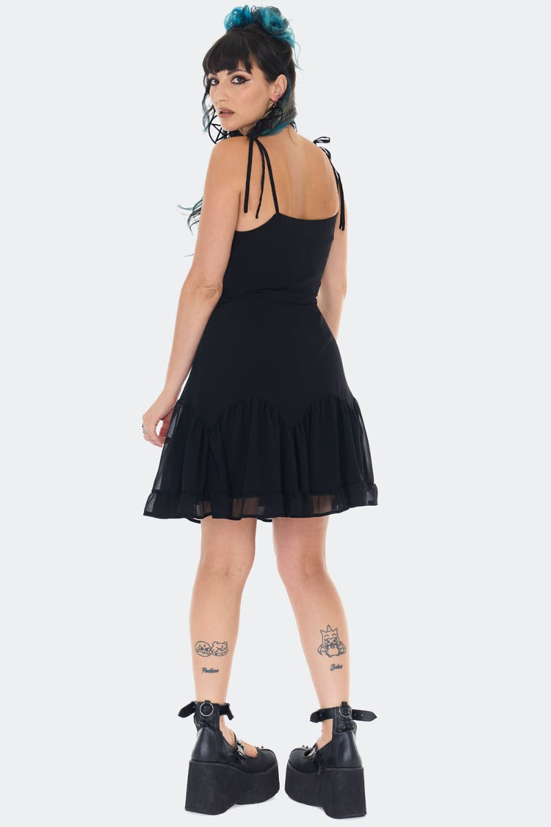 Schwarzes Kleid Chiffon Mini Dress mit Spitzenelementen von Jawbreaker