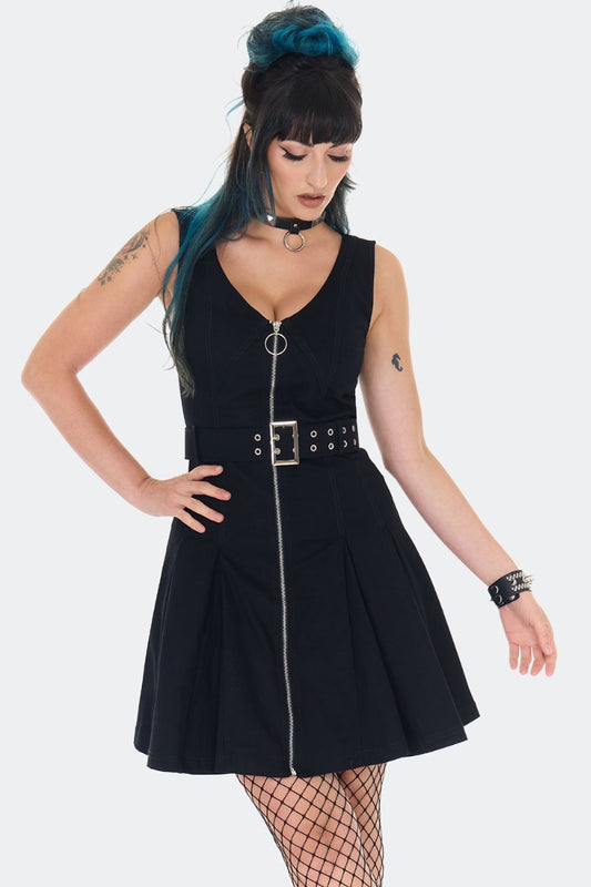 Schwarzes Kleid Belted Denim Mini Dress mit Reißverschluss an der Vorderseite und Gürtel von Jawbreaker