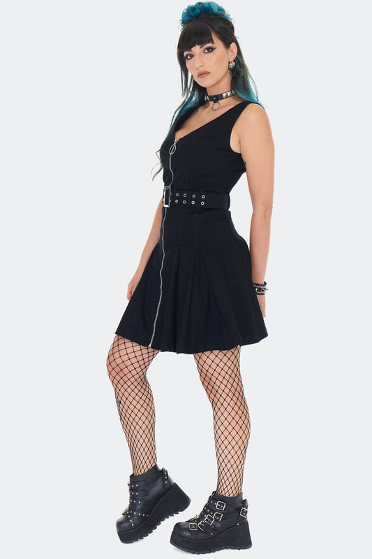 Schwarzes Kleid Belted Denim Mini Dress mit Reißverschluss an der Vorderseite und Gürtel von Jawbreaker