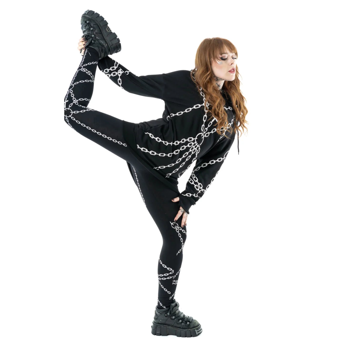 Schwarze ENCHAINED LEGGINGS mit weißem, symmetrischem Kettenprint auf beiden Beinen von Heartless