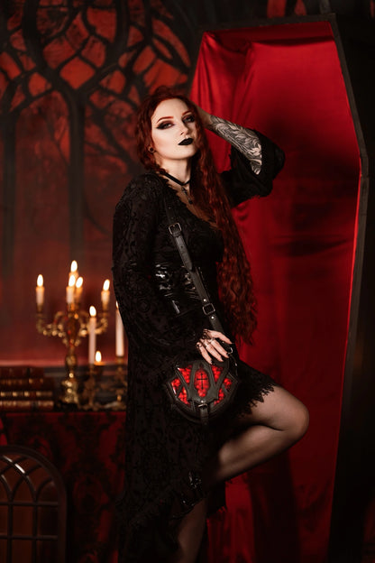 Schwarz-rote Umhängetasche BLOODSPIRE BAG mit architektonischer Formgebung von Restyle (Colours)
