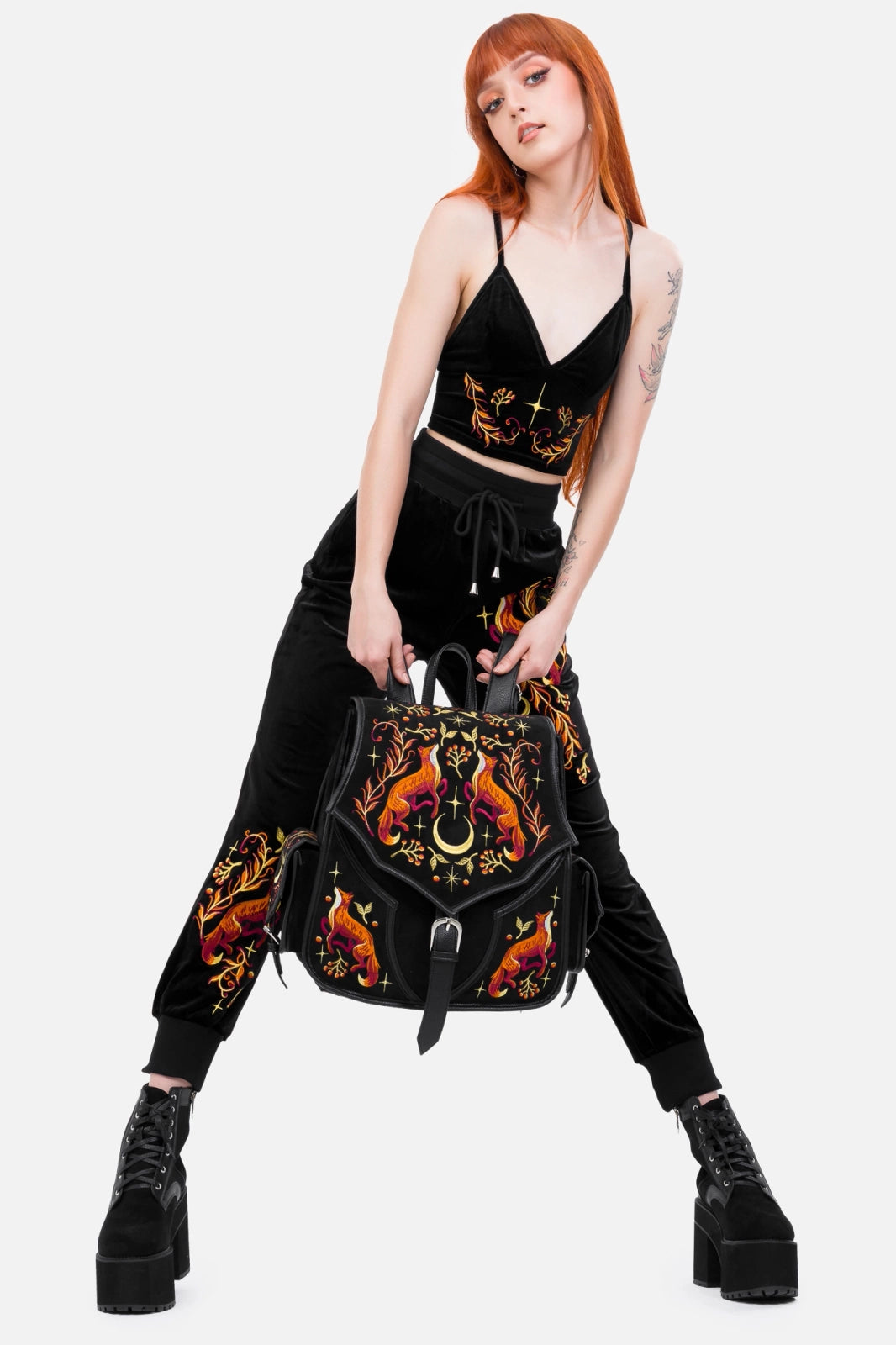Schwarzer Rucksack MYSTIC FOX BACKPACK mit Fuchsstickerei von Restyle