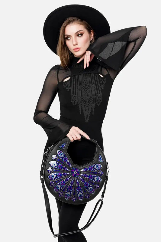 Schwarze Tasche SACRED ROSE SHOULDER BAG mit Kathedralenfensterdesign von Restyle