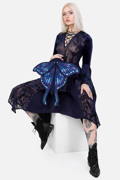 Schwarzer Rucksack SAPPHIRE MOTH BACKPACK mit blauen Mottenflügeln von Restyle