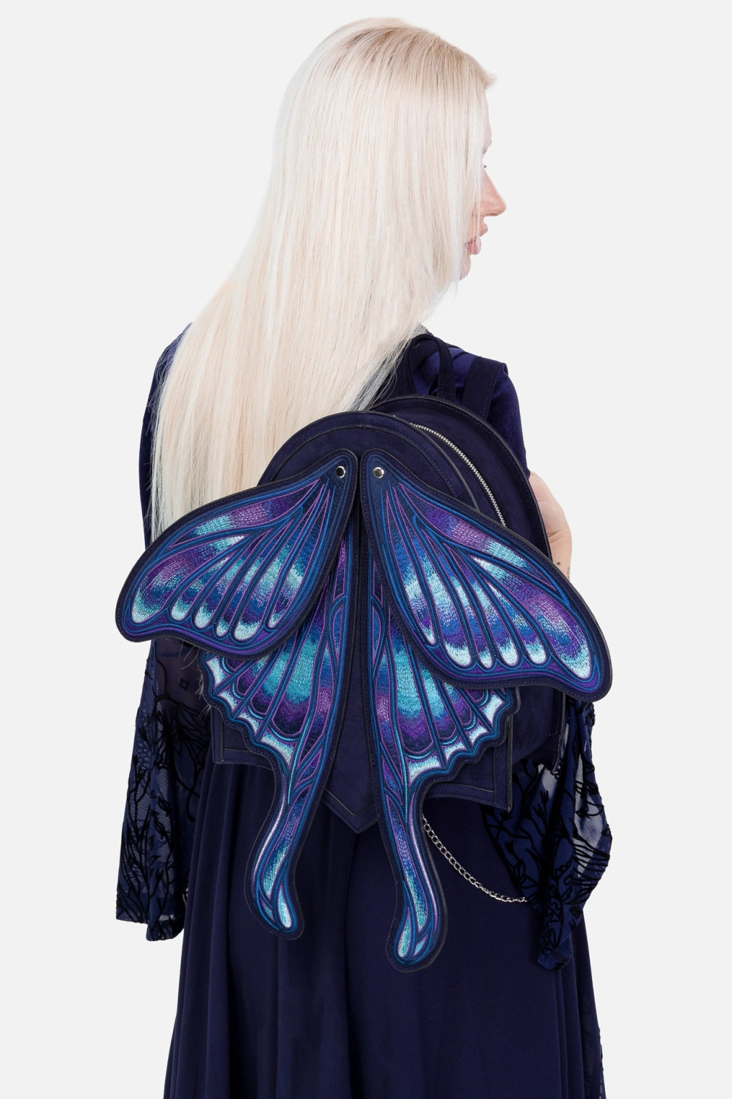 Schwarzer Rucksack SAPPHIRE MOTH BACKPACK mit blauen Mottenflügeln von Restyle