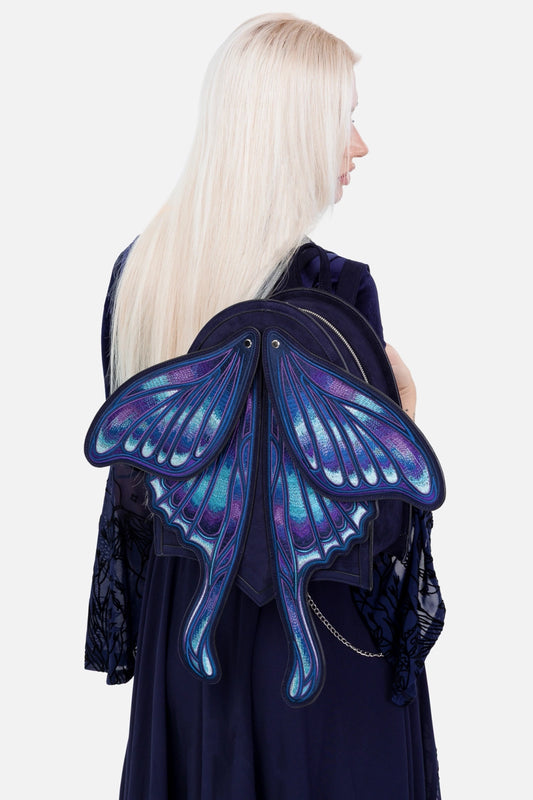 Schwarzer Rucksack SAPPHIRE MOTH BACKPACK mit blauen Mottenflügeln von Restyle