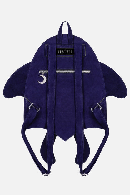 Schwarzer Rucksack SAPPHIRE MOTH BACKPACK mit blauen Mottenflügeln von Restyle