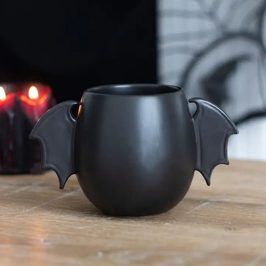 Tasse mit gotischem Fledermausflüge