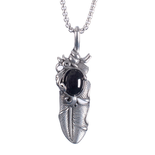 Silberne Kette FEATHRA PENDANT mit Federdesign von Poizen Industries