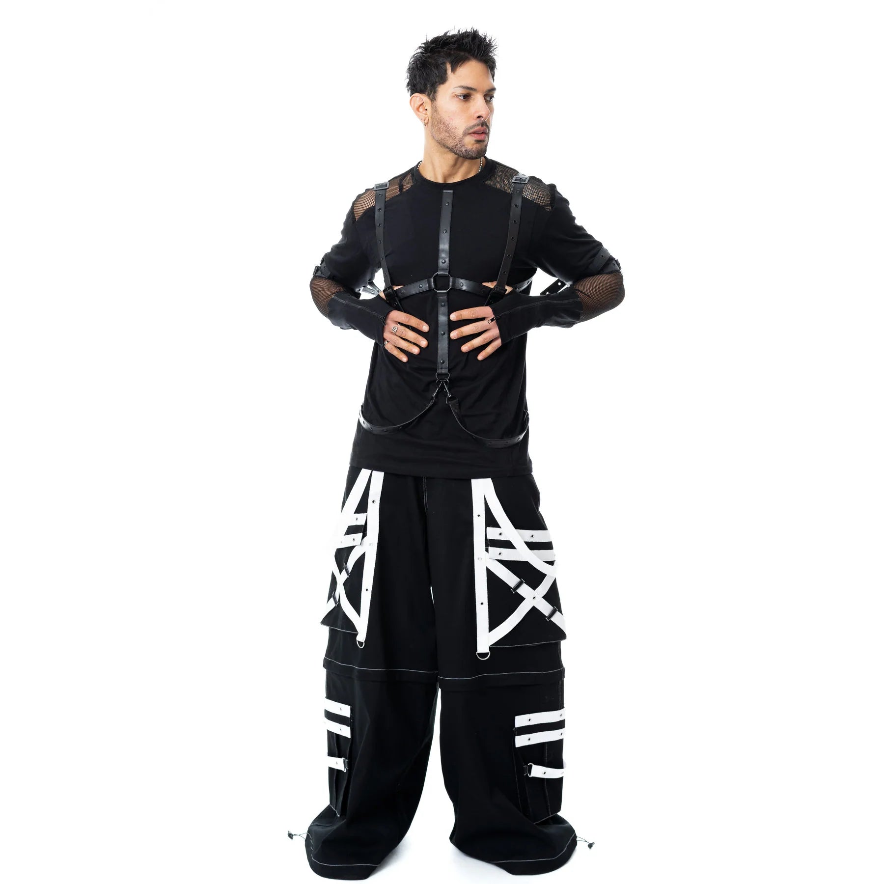 Schwarzes Oberteil HARLAND TOP mit Meshelementen und Kunstlederbändern von Heartless