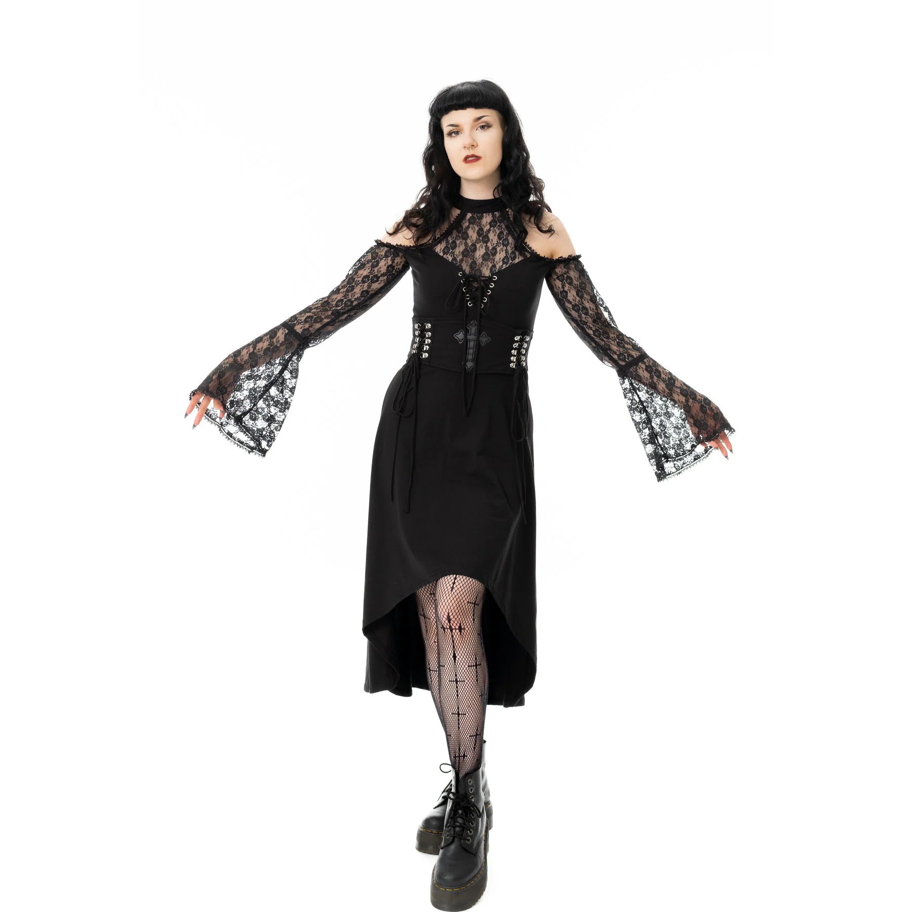 Schwarzes Kleid KATAYUN DRESS mit Kreuzprint auf der Vorderseite und Spitzenelementen von Poizen Industries