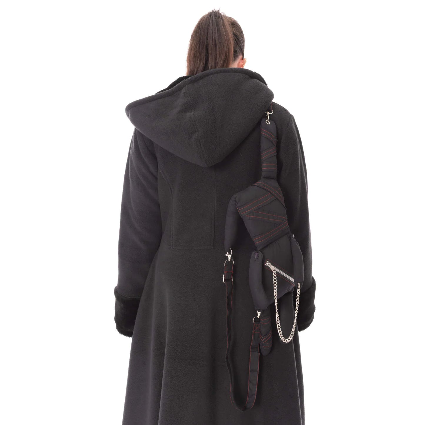 Schwarze Umhängetasche LUV BUNNY BAG in Form eines Hasen mit roten Nähten von Luv Bunny