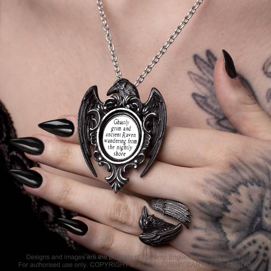 Schwarzer Made Of The Night Ring in Form eines Raben von Alchemy, handgefertigt aus feinem englischen Zinn