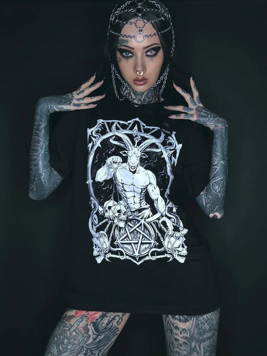 Schwarzes Oberteil MASTER OF DARKNESS Shirt mit großem Baphometprint von Easure