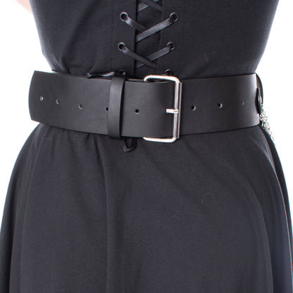 Schwarzer Gürtel MOONDUSK BELT mit Ketten und Mondanhängern von Heartless