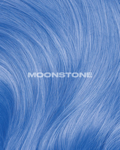 semi-permanente Haartönung Moonstone in dem Farbton Pastellblau von Lunar Tides
