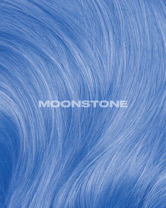 semi-permanente Haartönung Moonstone in dem Farbton Pastellblau von Lunar Tides