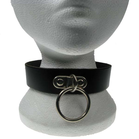 Wide choker with a centrally placed ring