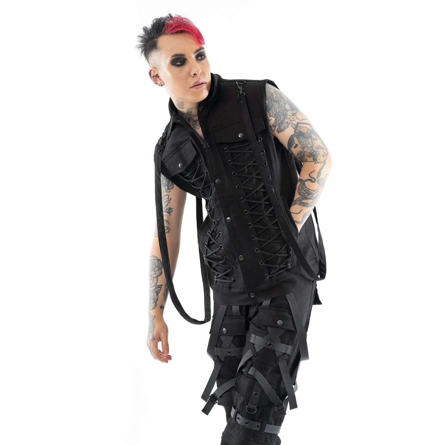 Schwarze Weste NOLEN VEST mit Zierschnürung und abnehmbaren Riemen von Vixxsin