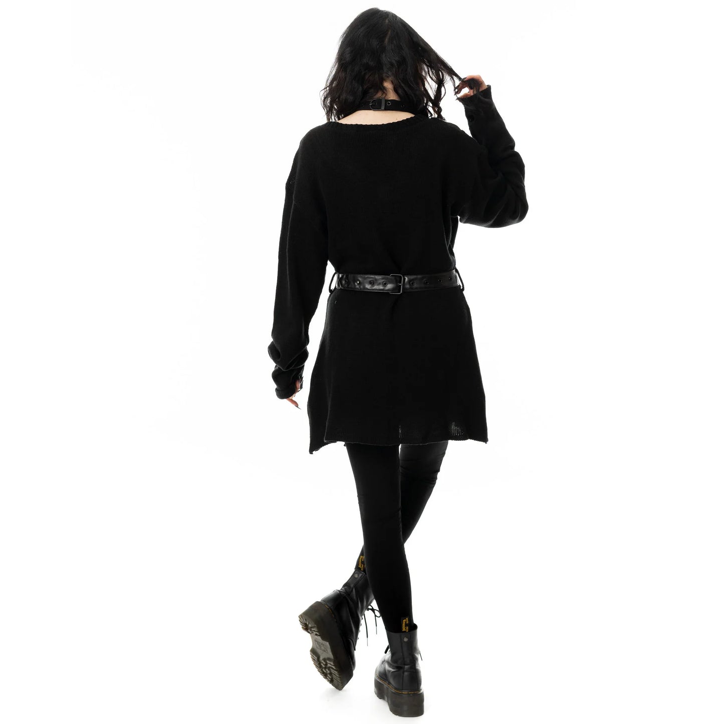 Schwarzer Pullover NYCTERIS JUMPER mit Zierschnürung und Gürtel von Heartless