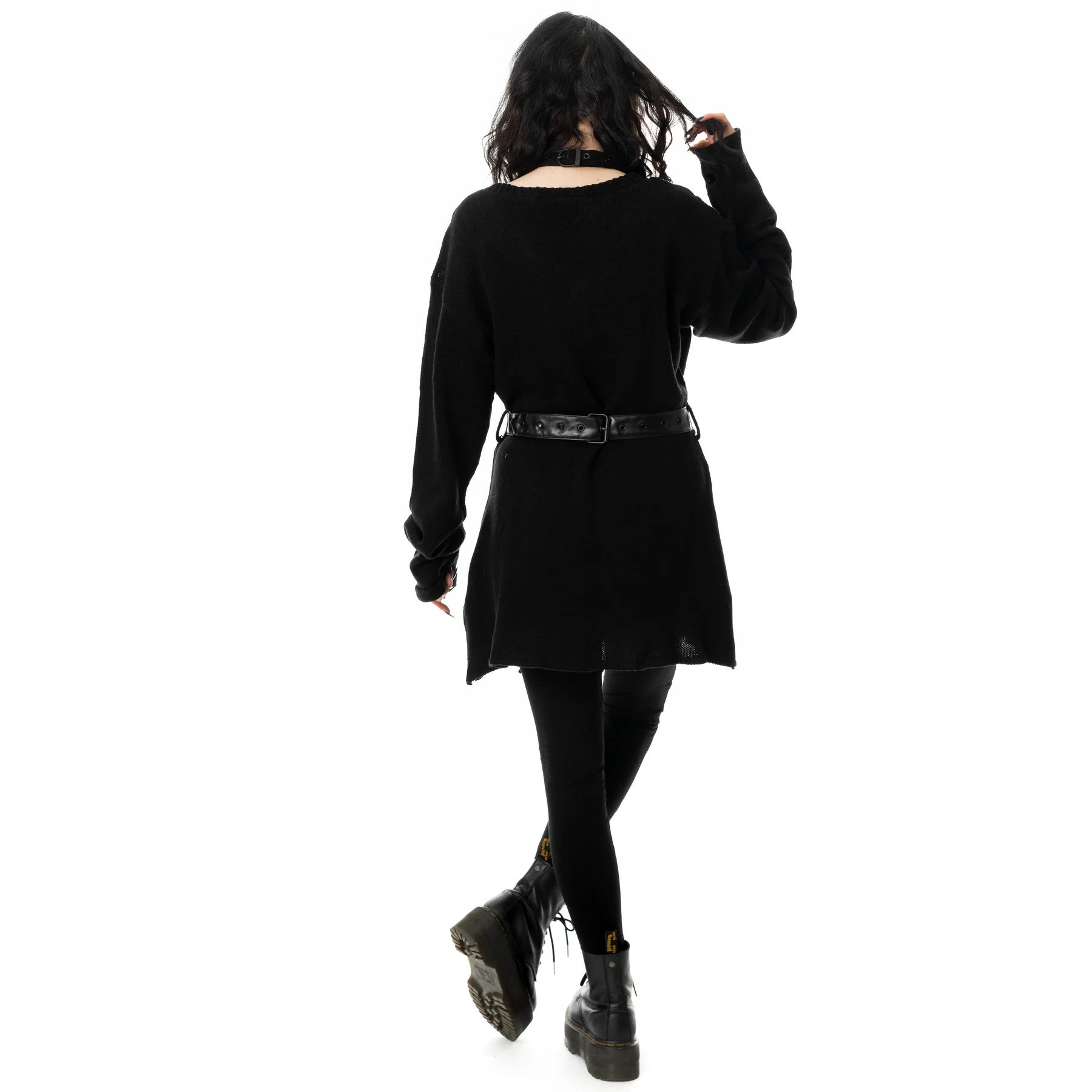 Schwarzer Pullover NYCTERIS JUMPER mit Zierschnürung und Gürtel von Heartless