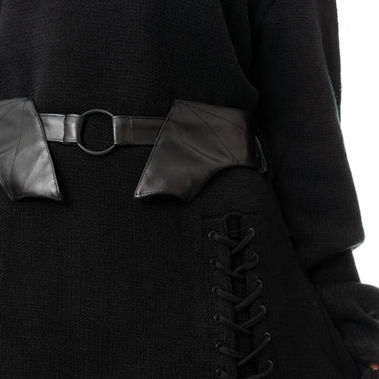 Schwarzer Pullover NYCTERIS JUMPER mit Zierschnürung und Gürtel von Heartless