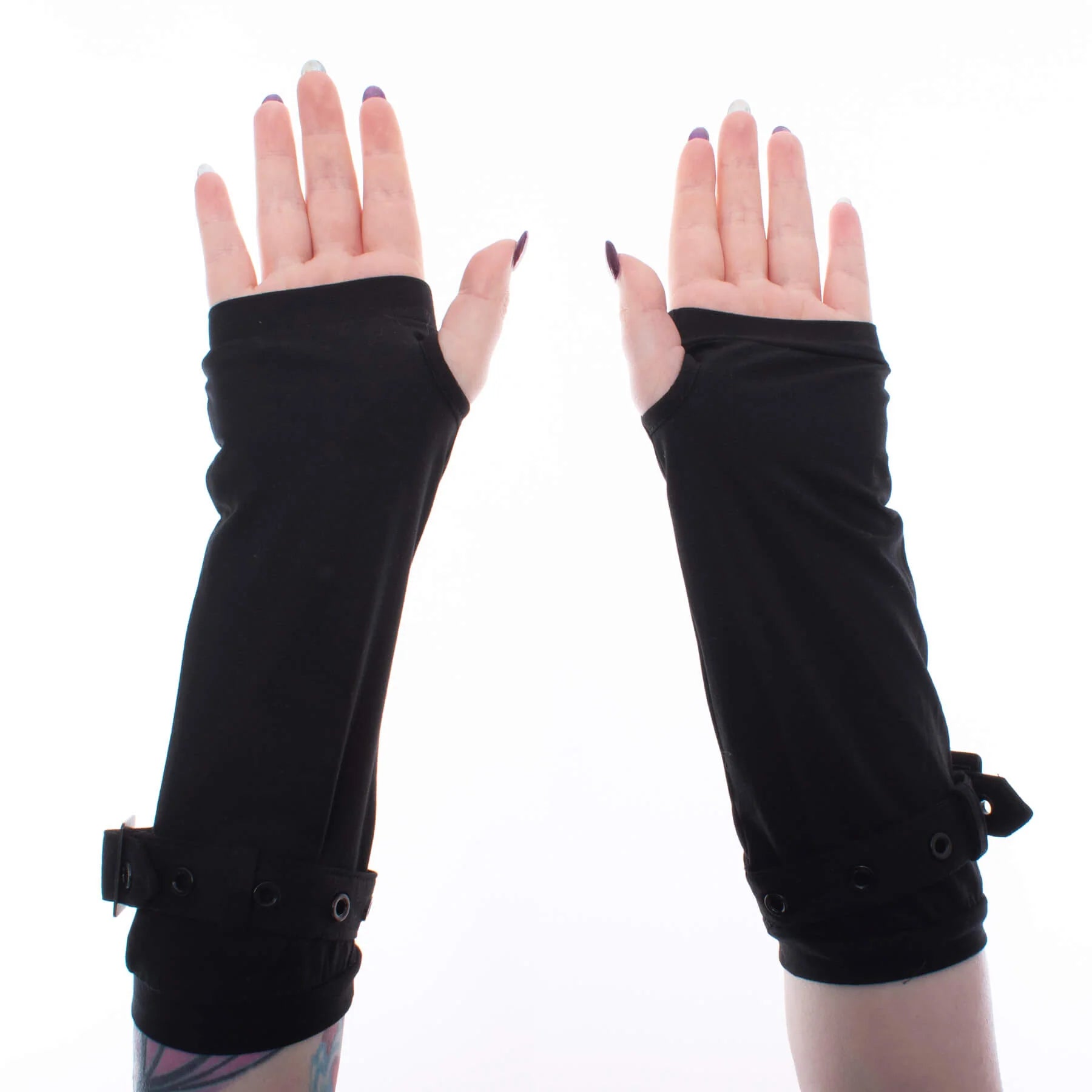 Schwarze Armstulpen OUIJA BATS ARMWARMERS im comicartigem Fledermausdesign von Heartless