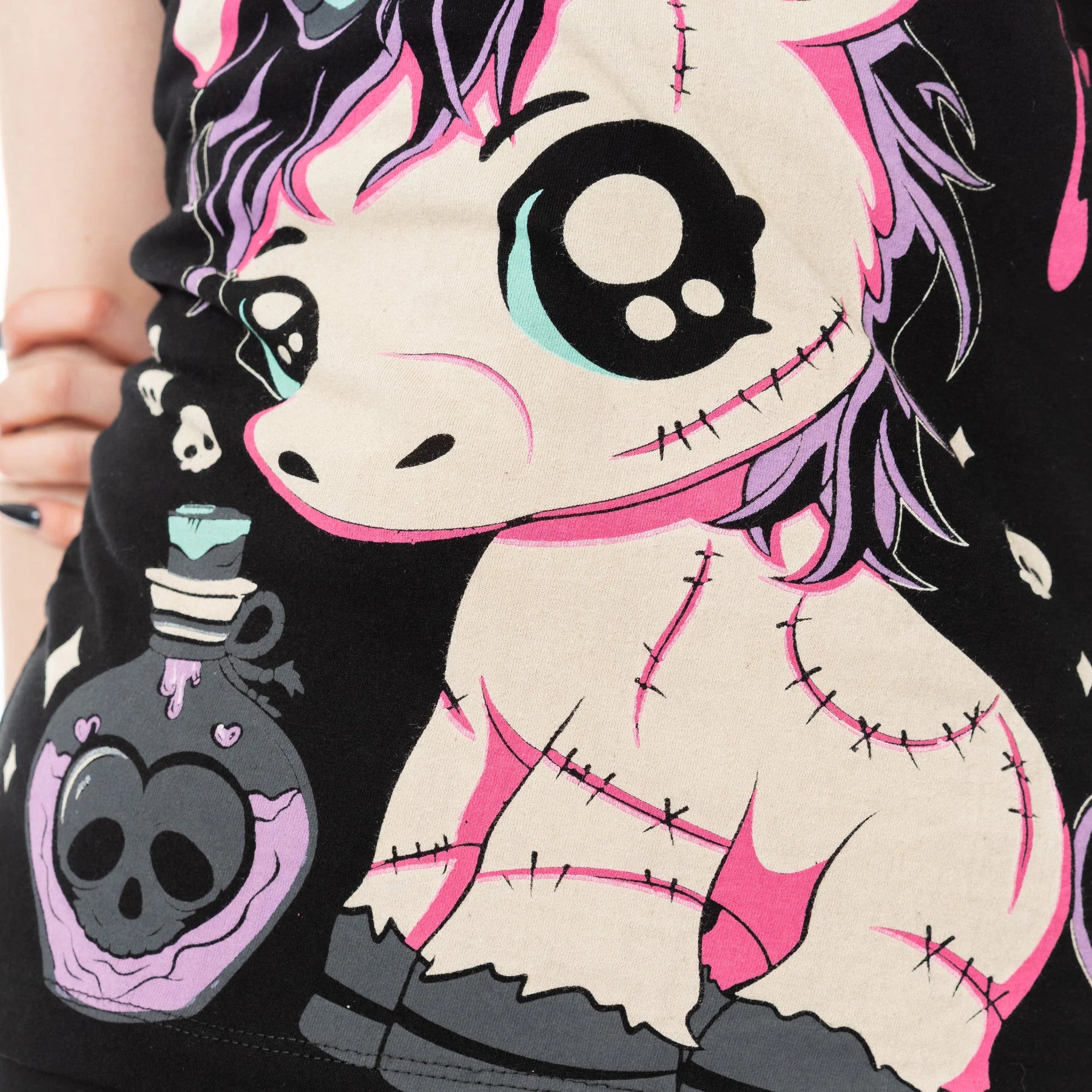 Schwarzes Oberteil POISON UNICORN T-SHIRT mit niedlichem Einhornprint von Cupcake Cult