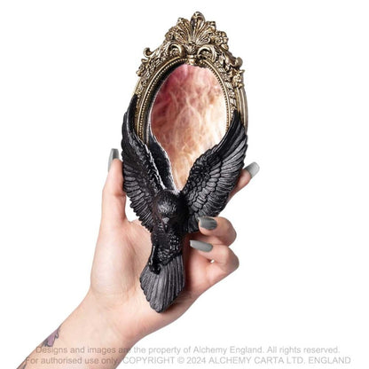 Handspiegel Raven's Gaze Hand Mirror mit realistisch gestaltetem schwarzem Raben im Flug auf einem goldenen Barockrahmen von Alchemy England