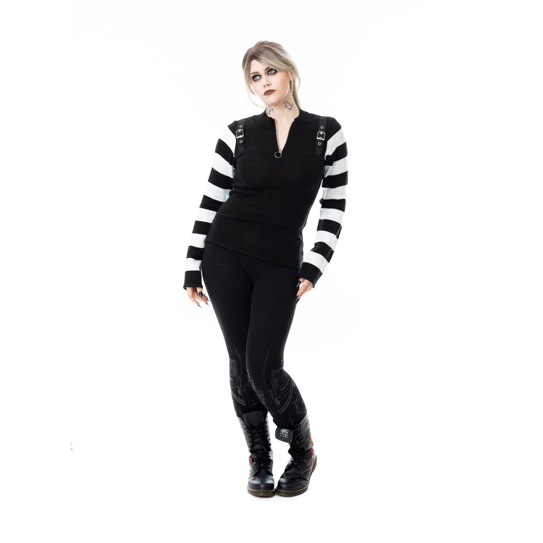 Schwarzes Oberteil REVEL TOP mit schwarz/weiß gesrteiften Ärmeln von Poizen Industries