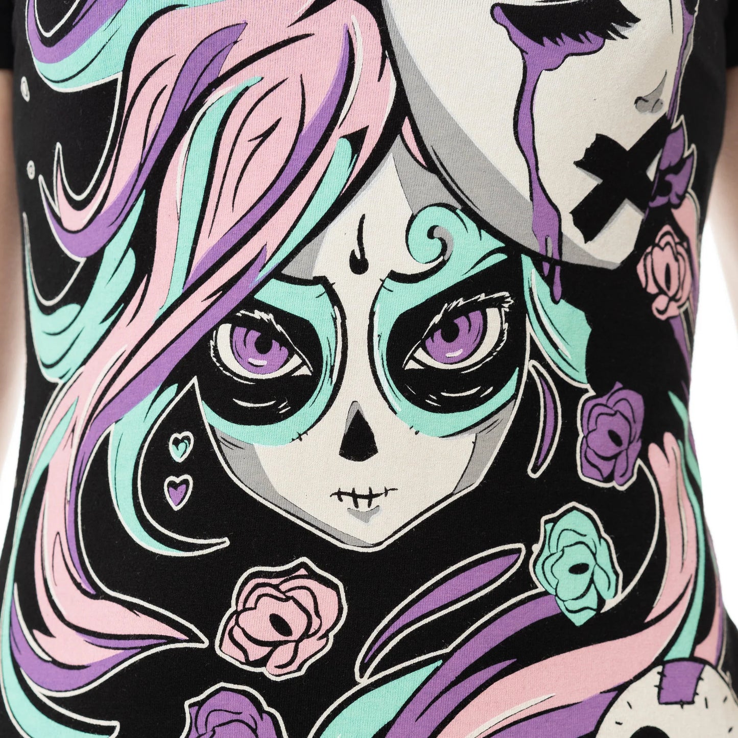 Schwarzes Oberteil SILENCE MASK T SHIRT mit pastelfarbenem Mädchenprint von Cupcake Cult