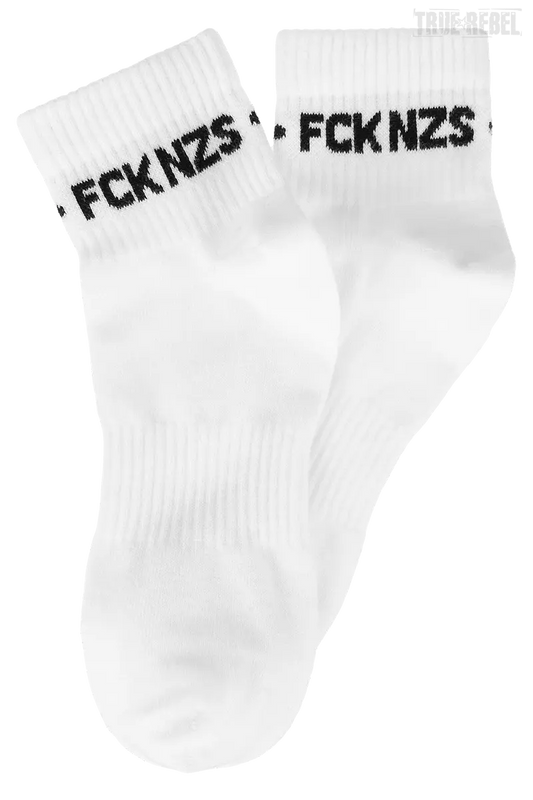 Weiße Halbstrümpfe Quarter Socks FCK NZS White mit FCK NZS Schriftzug von True Rebel