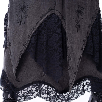 Schwarzer, langer, geschichteter Rock SOLEA SKIRT mit Stickelementen und Spitzenstoffeinsätzen von Innocent