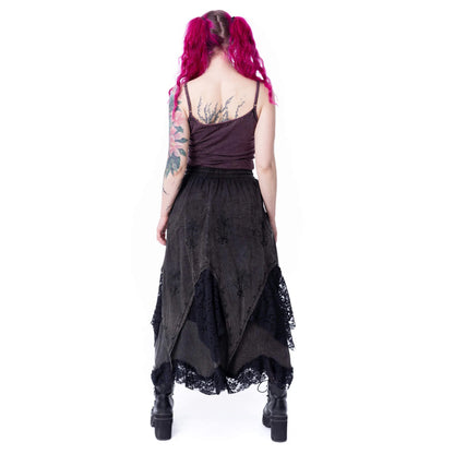 Schwarzer, langer, geschichteter Rock SOLEA SKIRT mit Stickelementen und Spitzenstoffeinsätzen von Innocent