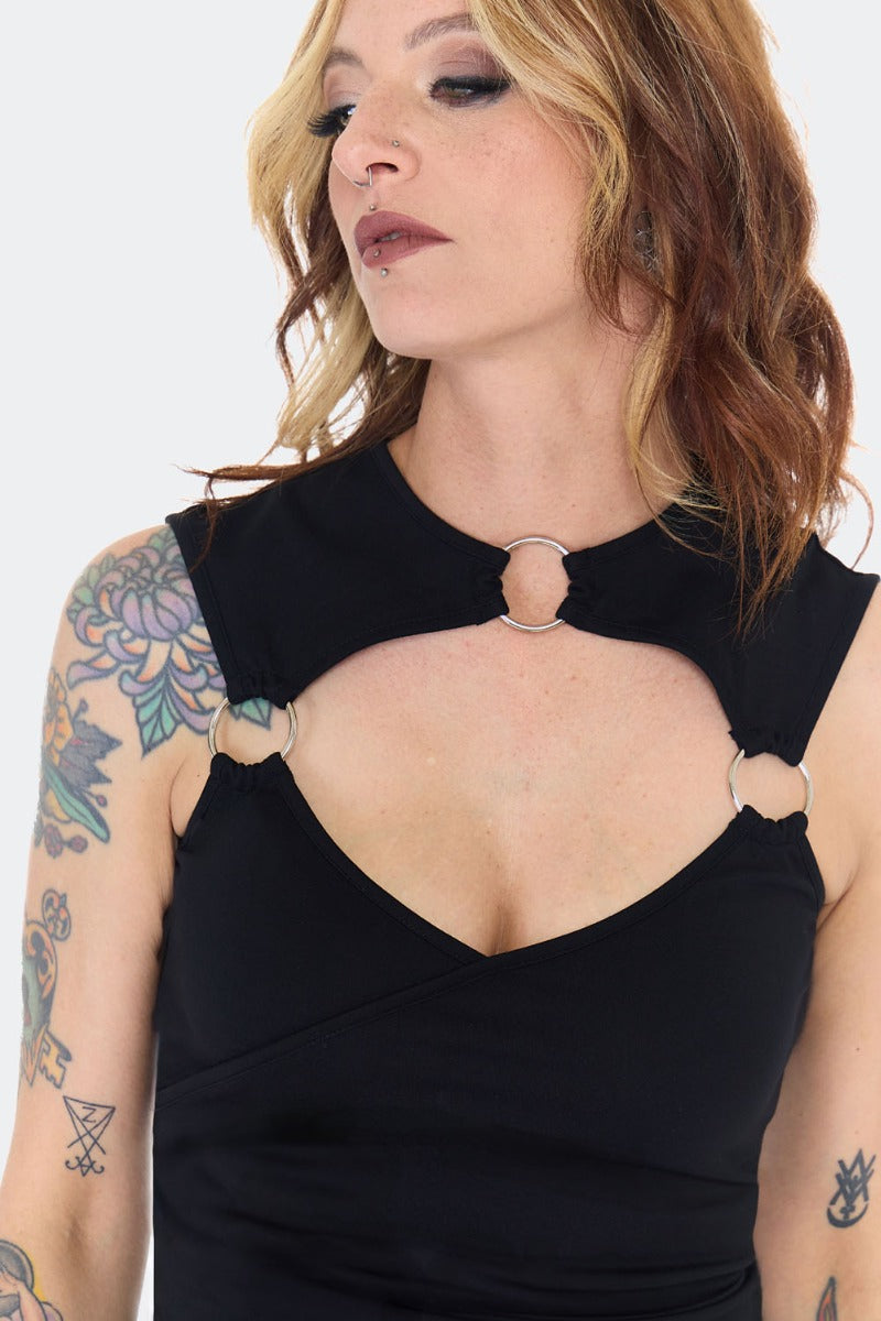 Schwarzes Oberteil Jersey Vest Top mit großem Ausschnitt und O-Ringen von Jawbreaker