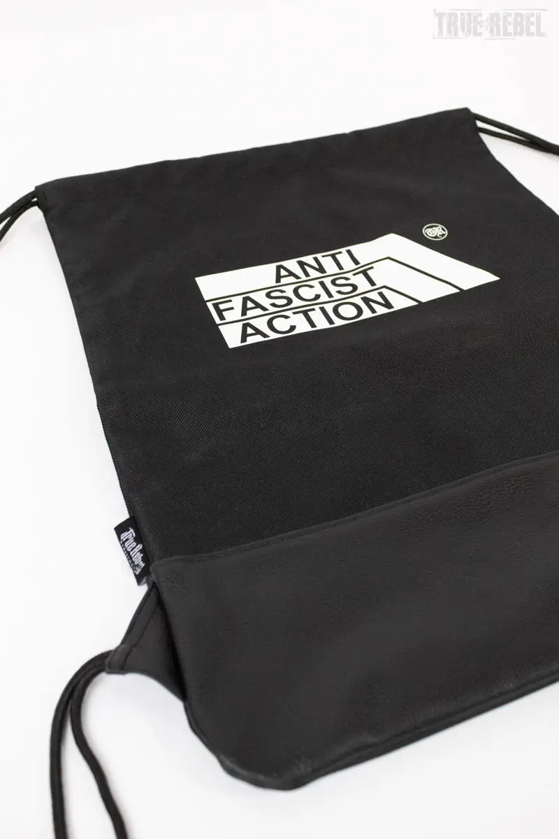 Schwarzer Turnbeutel AFA Gymbag 2.0 mit klassischem Anti Facist Action-Logo von True Rebel