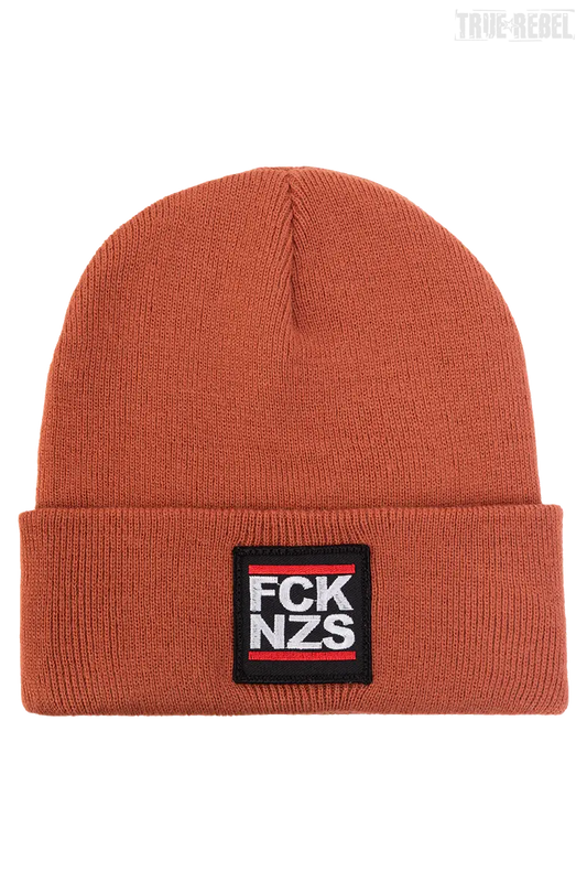 Orangetes Beanie FCK NZS Orange Rust mit FCK NZS Schriftzug von True Rebel
