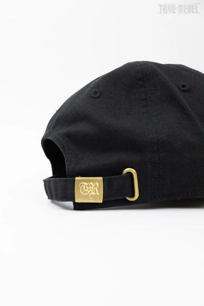 Schwarze Kappe FCK NZS Cap mit kleiner, weißer Stickerei von True Rebel