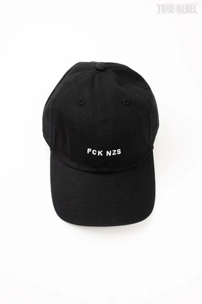 Schwarze Kappe FCK NZS Cap mit kleiner, weißer Stickerei von True Rebel